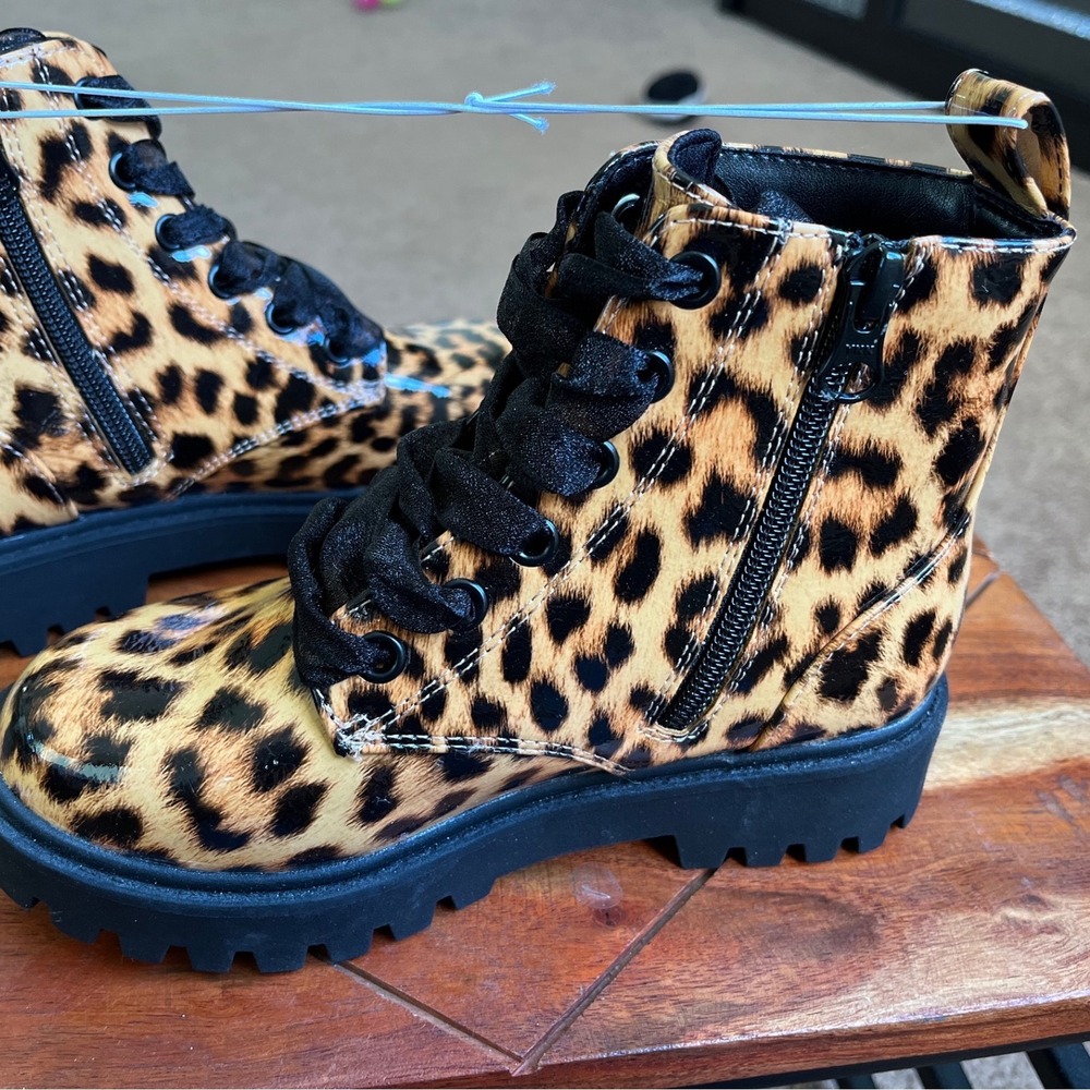 Art Class Kids Leopard Print Patent Combat Boots Ribbon Laces Side Zip Size 13 - Picture 5 of 8